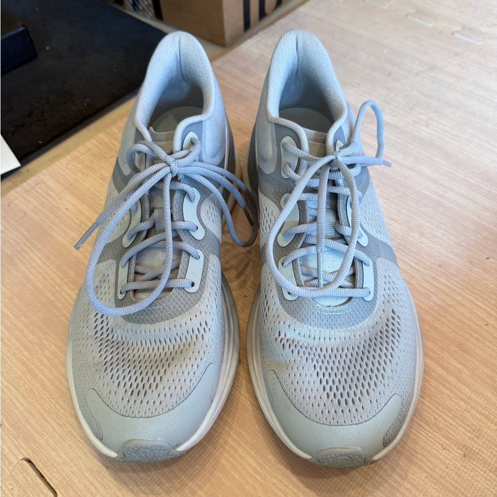 Lululemon Blissfeel Womens Running Shoe
Silver Drop / Silver Drop / Alpine White - Picture 5 of 16